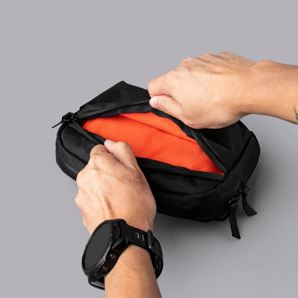 Alpaka Flight Sling (1L) - X-Pac® VX42 Black