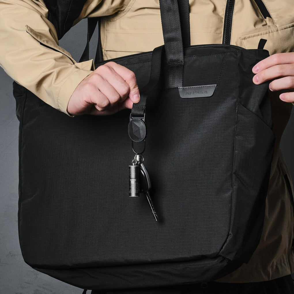 Alpaka Metro Tote - Axoflux 210D Black