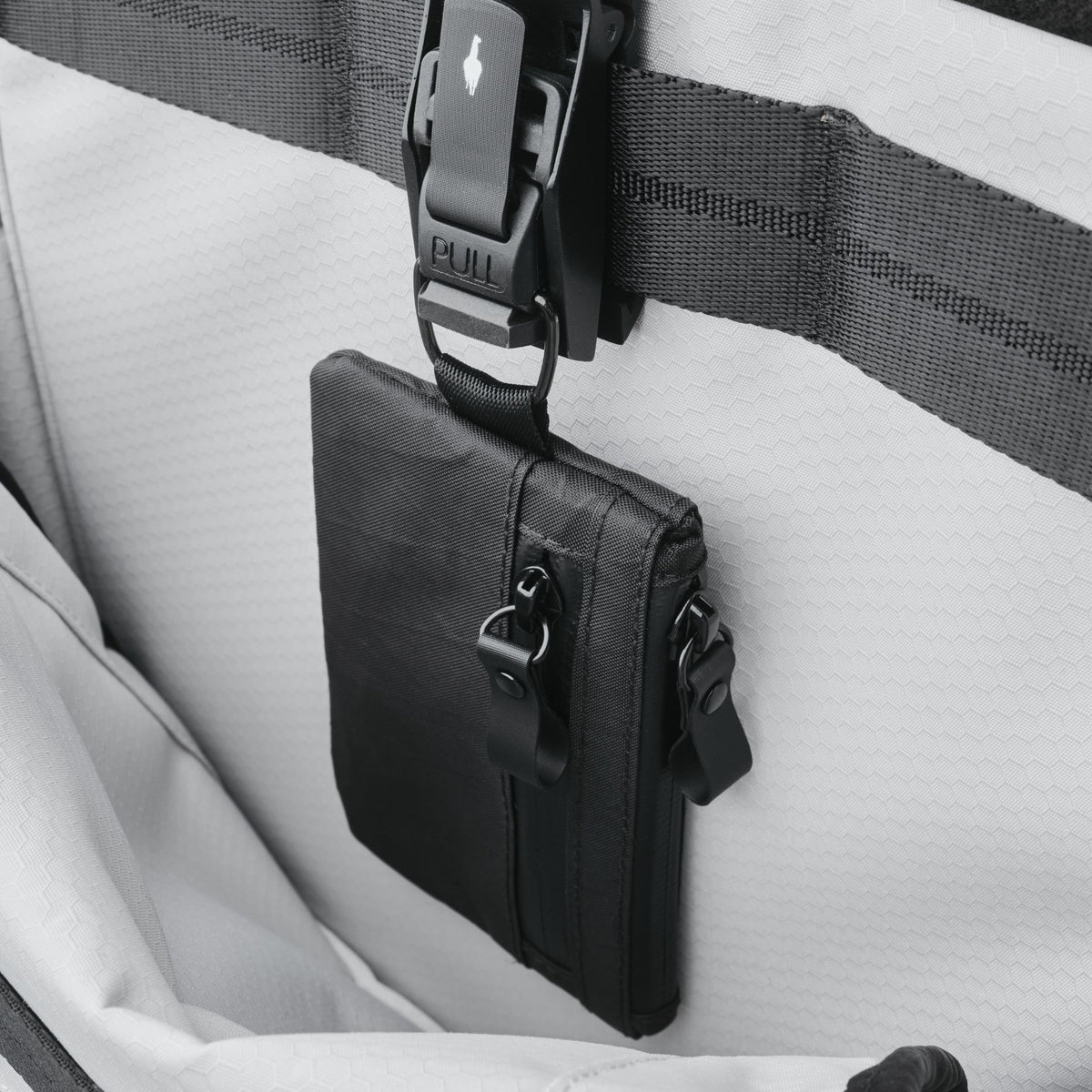 Alpaka Zip Pouch Black