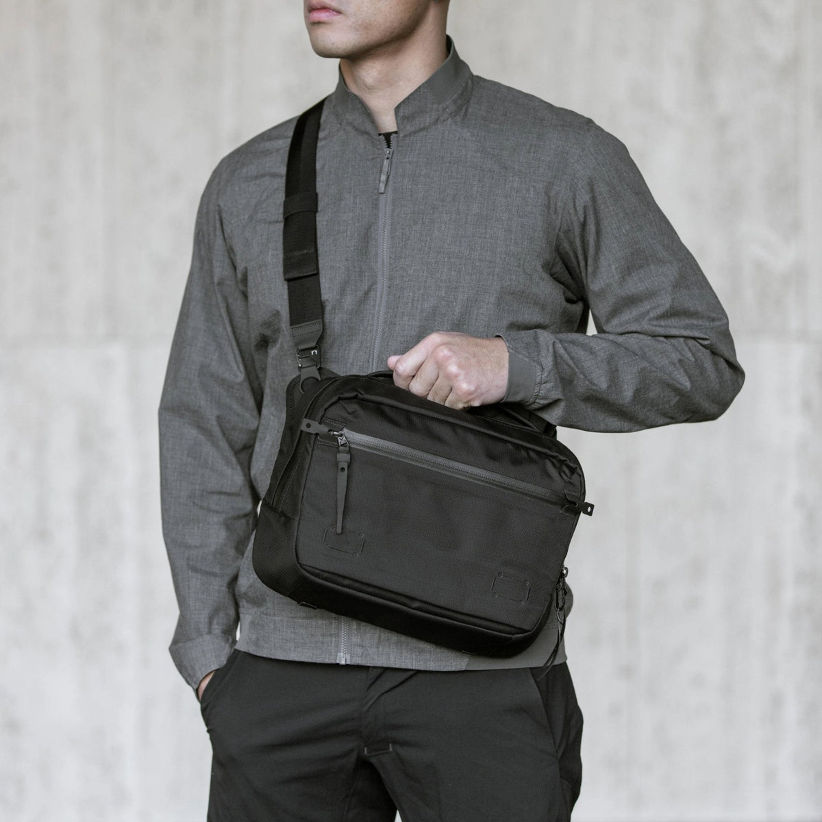 Black Ember Grip Sling 9L - Jet Black