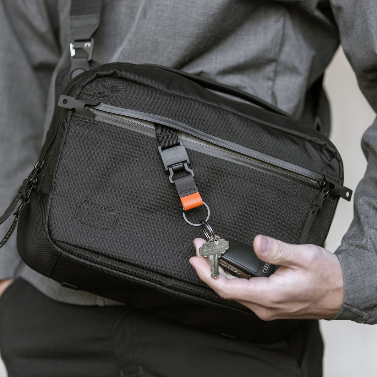 Black Ember Grip Sling 9L - Jet Black