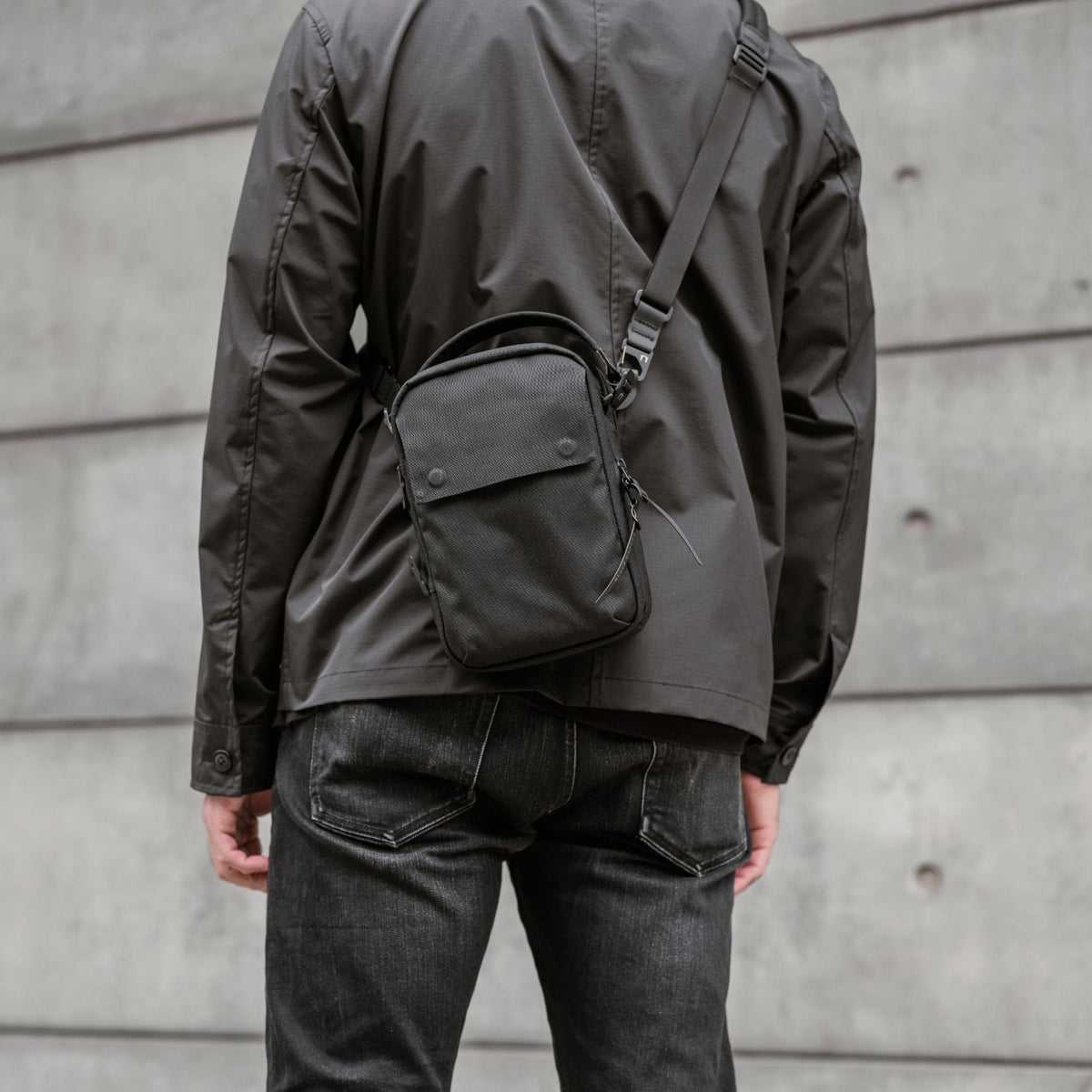 Black Ember Kompak