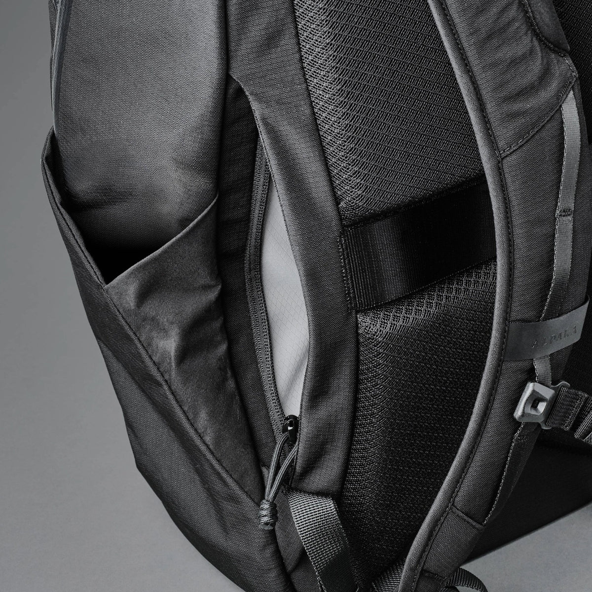 Alpaka Bravo Backpack (23L) - Axoflux 400D Black