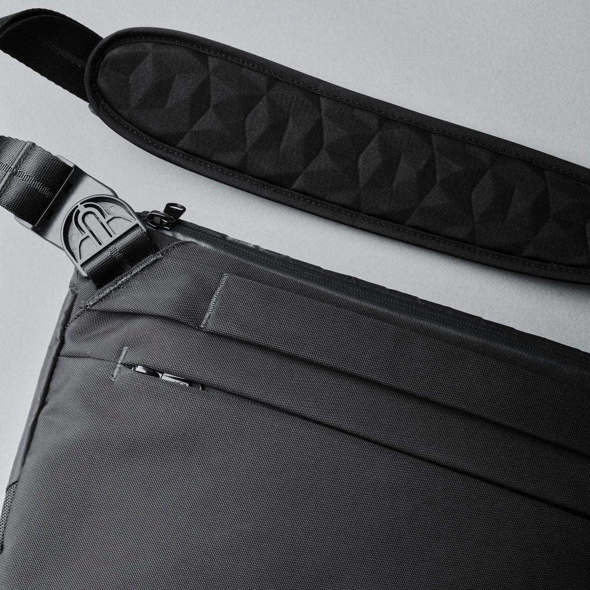 Alpaka Bravo Sling Max V2 - X-Pac® VX21 Black