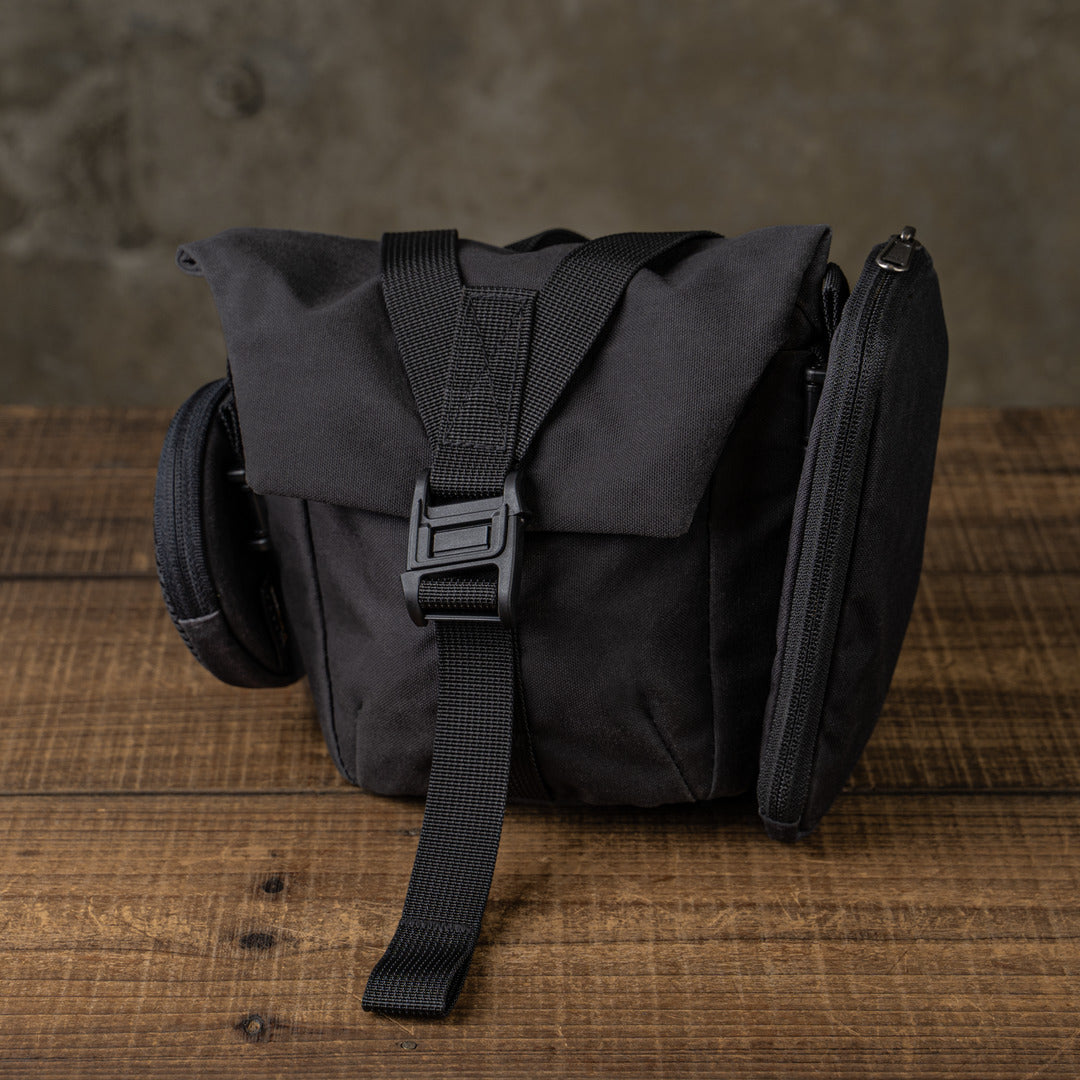 "Pilot" Travel Camera Bag 2L Upgraded - Black Canvas
