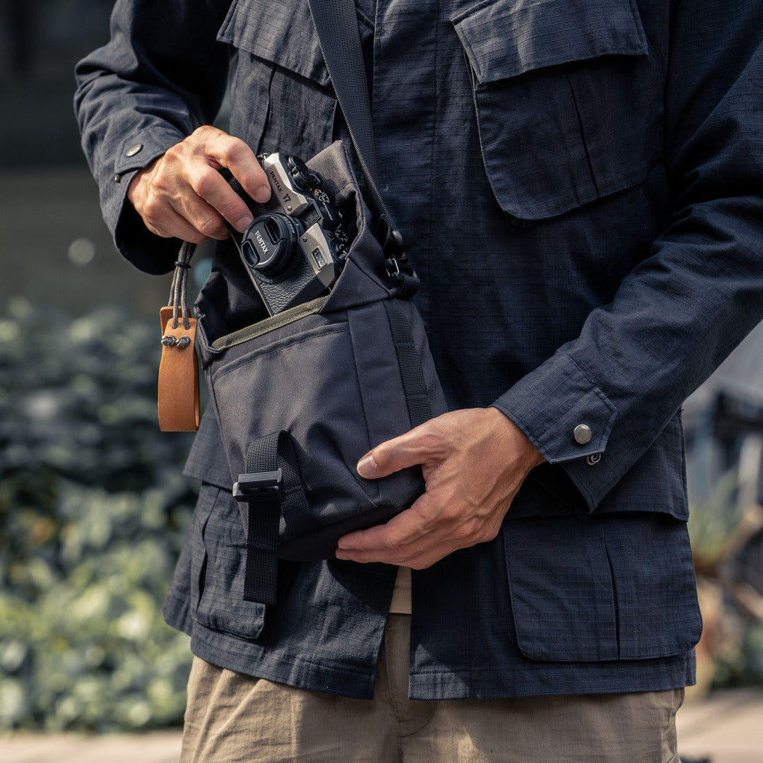 "Pilot" Travel Camera Bag 2L Upgraded - Black Canvas