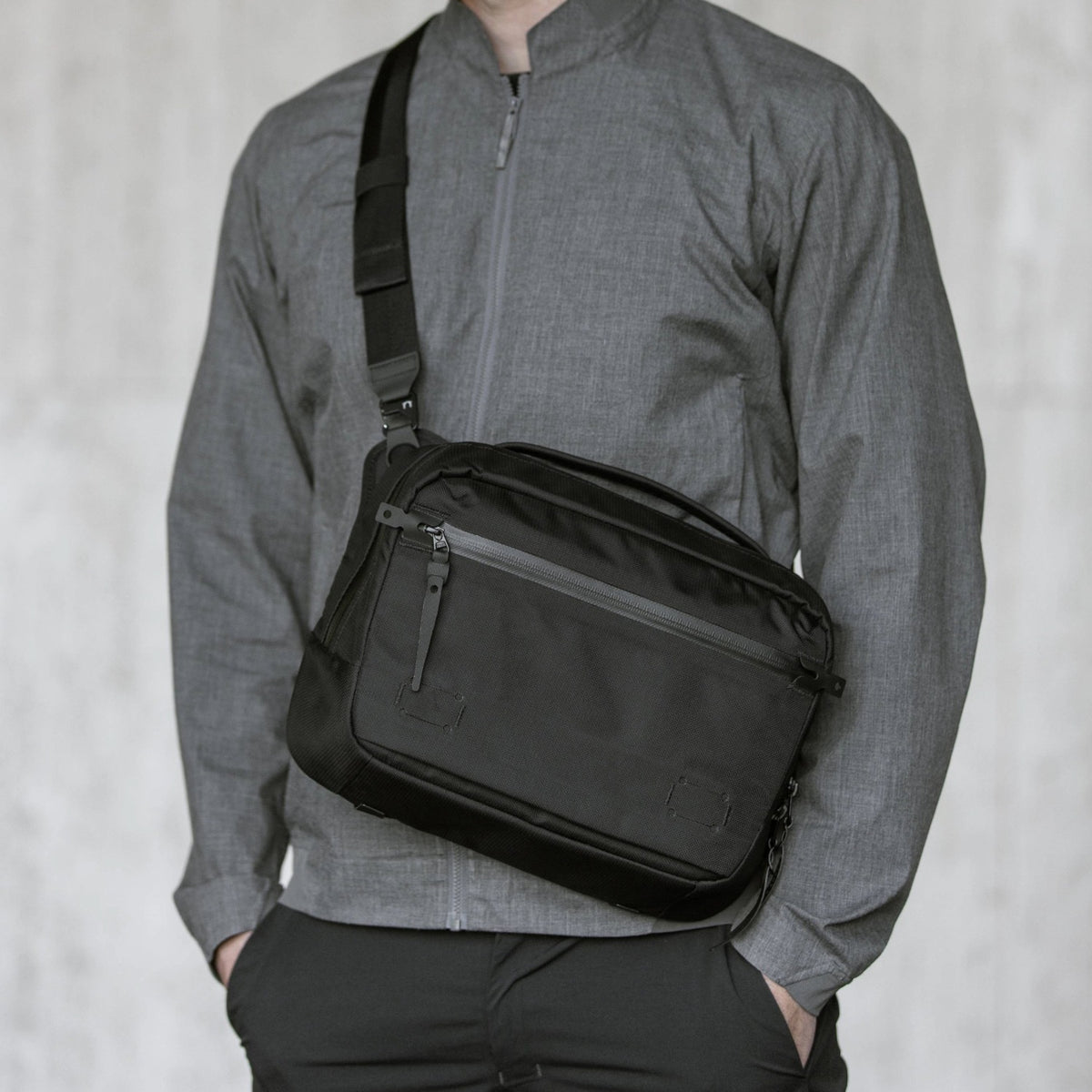Black Ember Grip Sling 9L - Jet Black