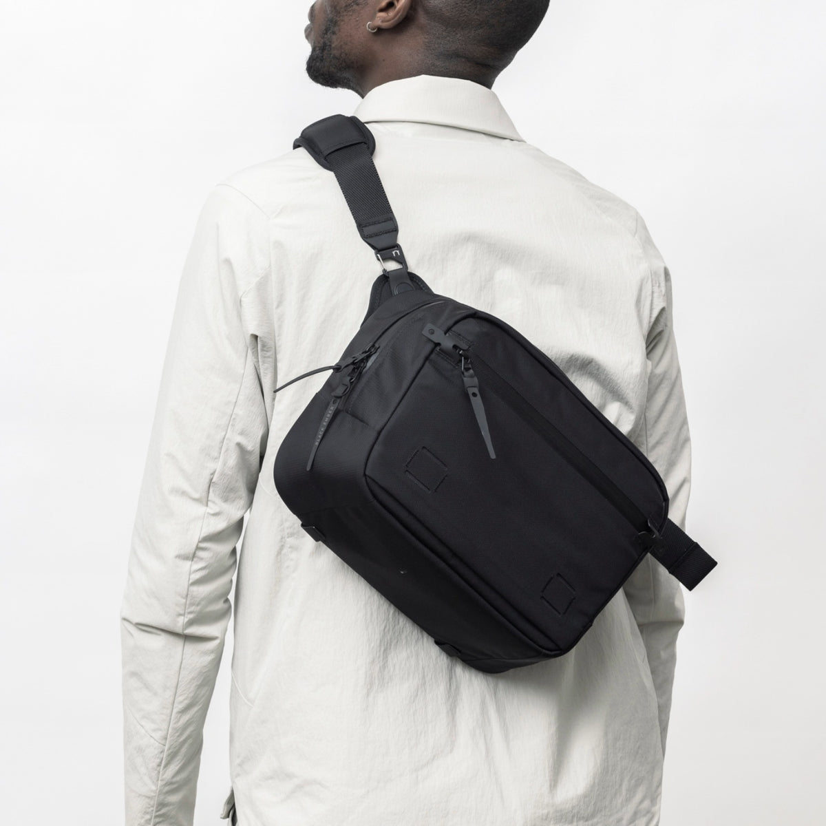 Black Ember Grip Sling 9L - Jet Black