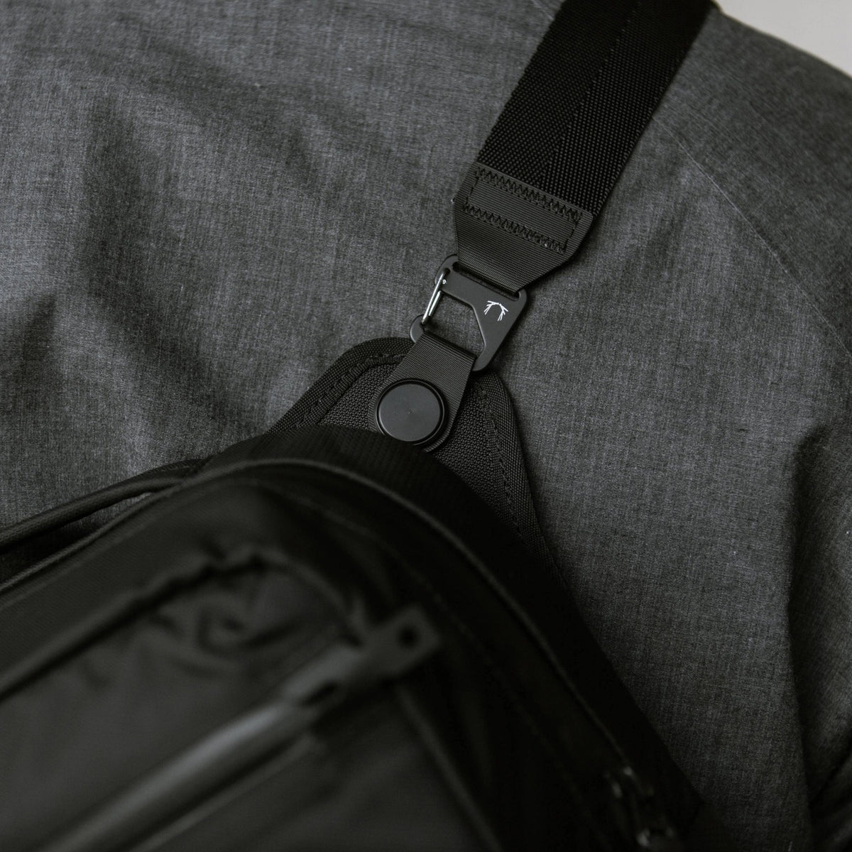 Black Ember Grip Sling 9L - Jet Black
