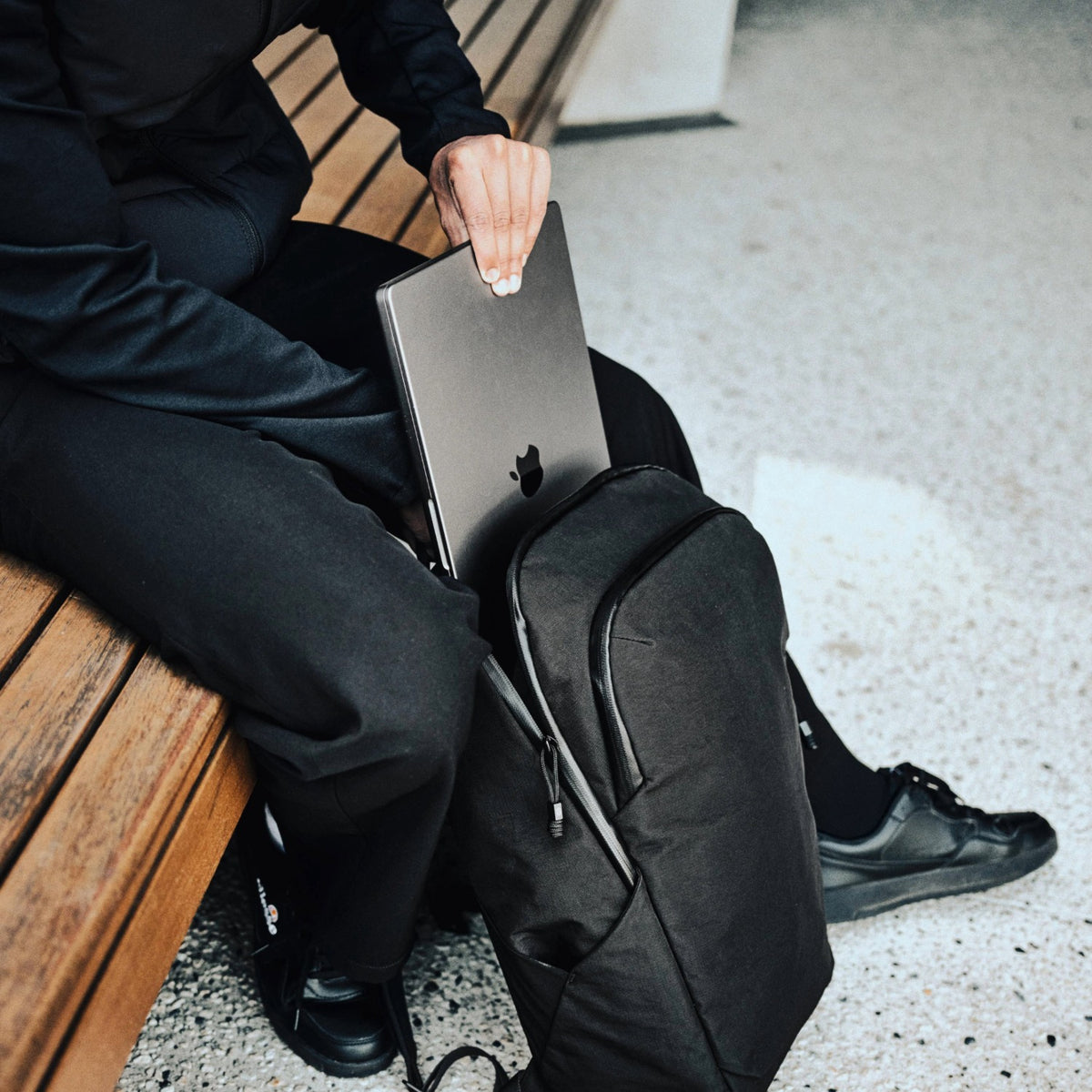 Alpaka Bravo Backpack (23L) - Axoflux 400D Black