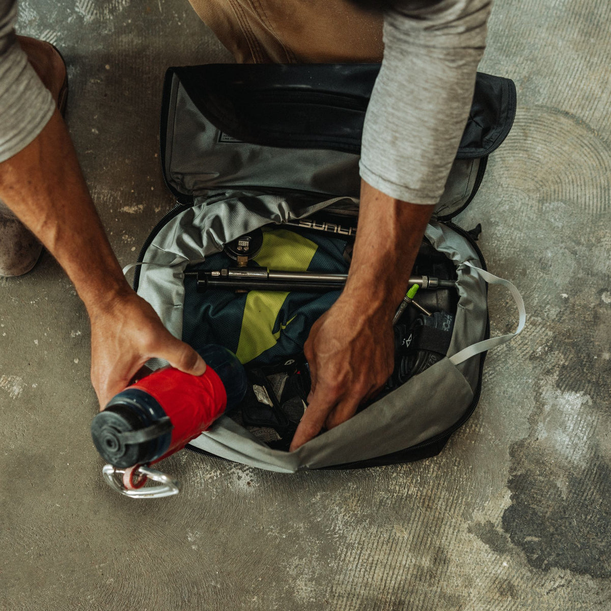 Evergoods Transit Packing Cube 10L - Black - Lifestyle