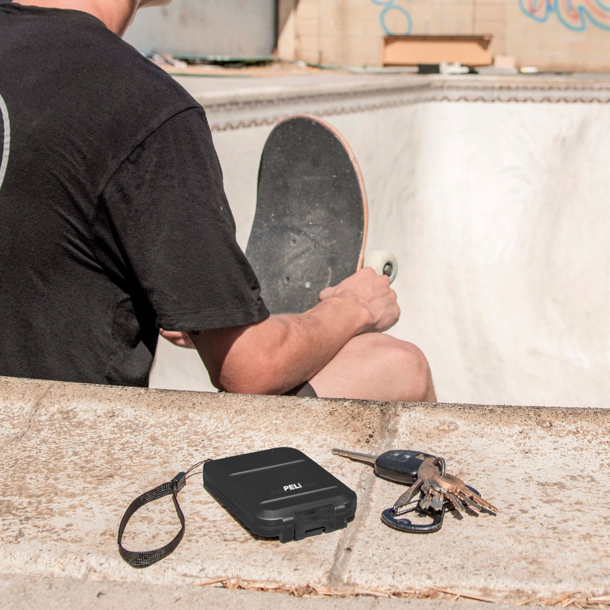G5 Personal Utility RF Field Wallet - Lifestyle